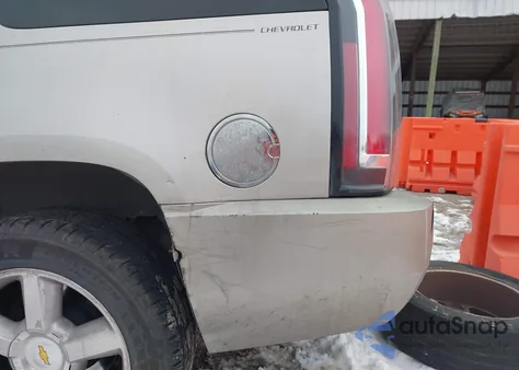 2008 Chevrolet Tahoe Ltz z USA, uszkodzony, nr VIN 1GNFC130X8R102990